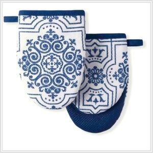 Martha Stewart Strie Medallion Mini Oven Mitt 2 Pack Set, Navy Blue, 5.5&quot;X8